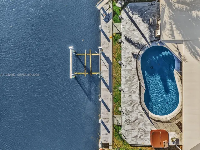 $6,950 | 440 Southeast 8th Avenue, Pompano Beach, FL 33060