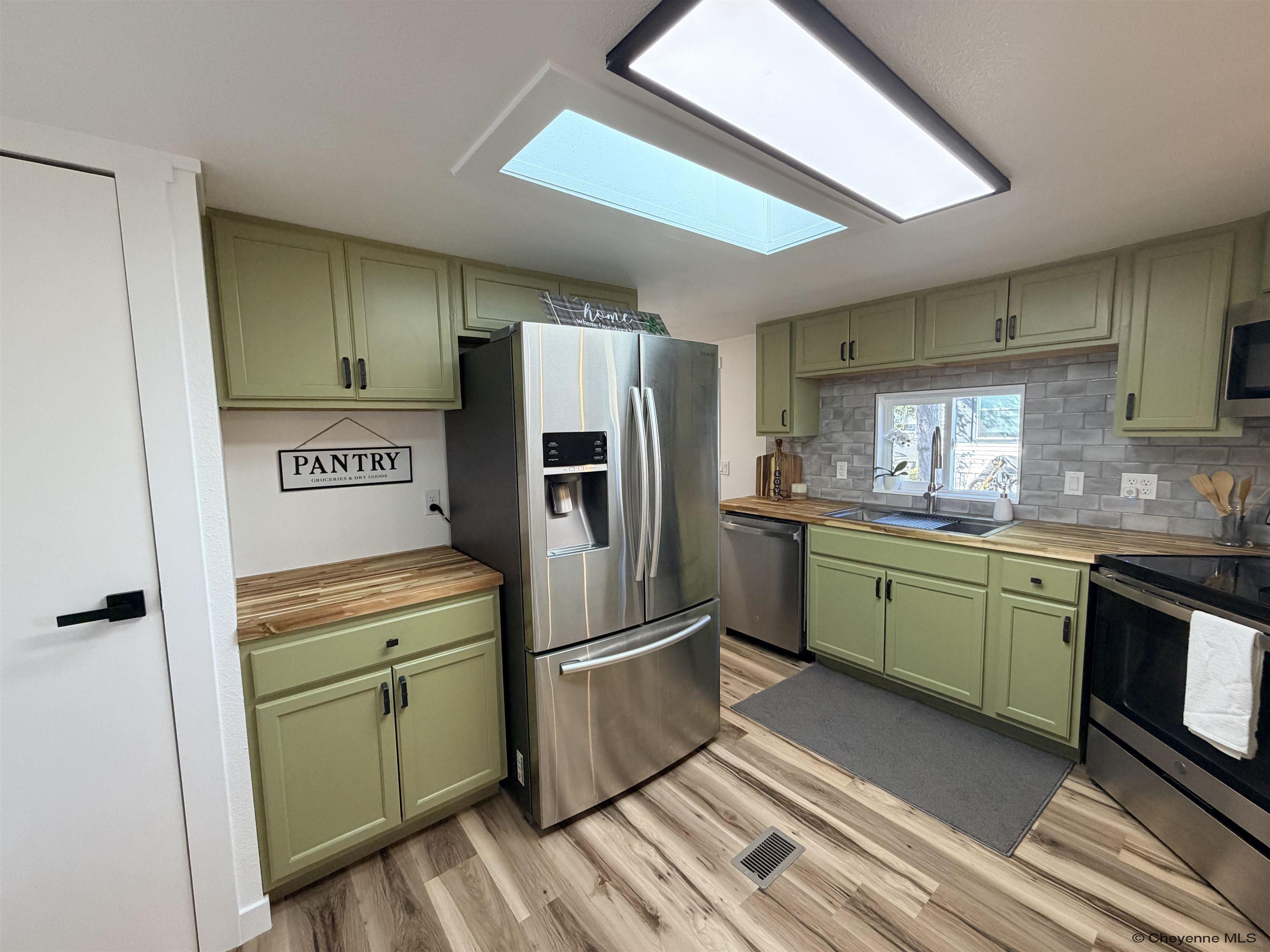 509 East Jefferson Road, Unit 2 Cheyenne, WY 82007 - Photo 11 of 36 Gallery Image 11