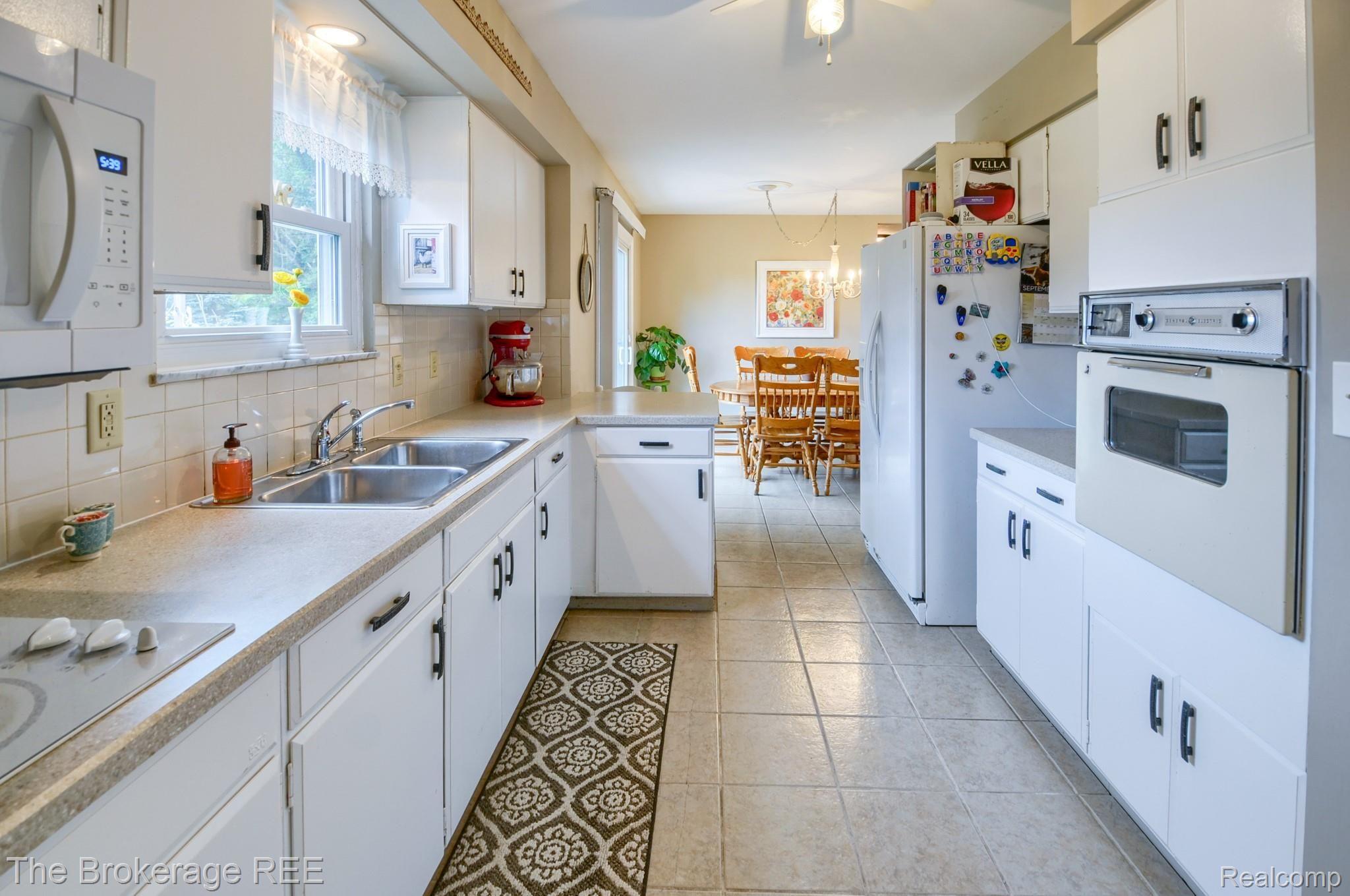2304 East Cook Road Grand Blanc, MI 48439 - Photo 19 of 32 SD3_4691-HDR(5).jpg