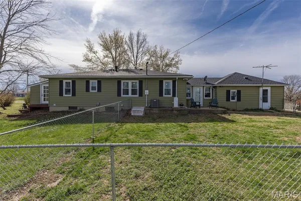 $334,900 | 8864 Highway 61, Ste. Genevieve, MO 63670