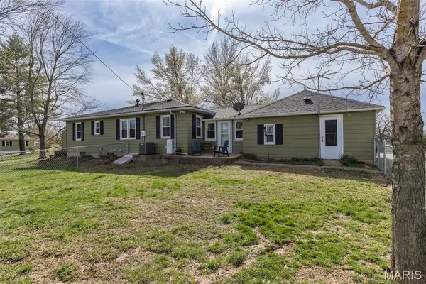 $334,900 | 8864 Highway 61, Ste. Genevieve, MO 63670