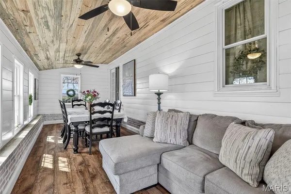 $334,900 | 8864 Highway 61, Ste. Genevieve, MO 63670