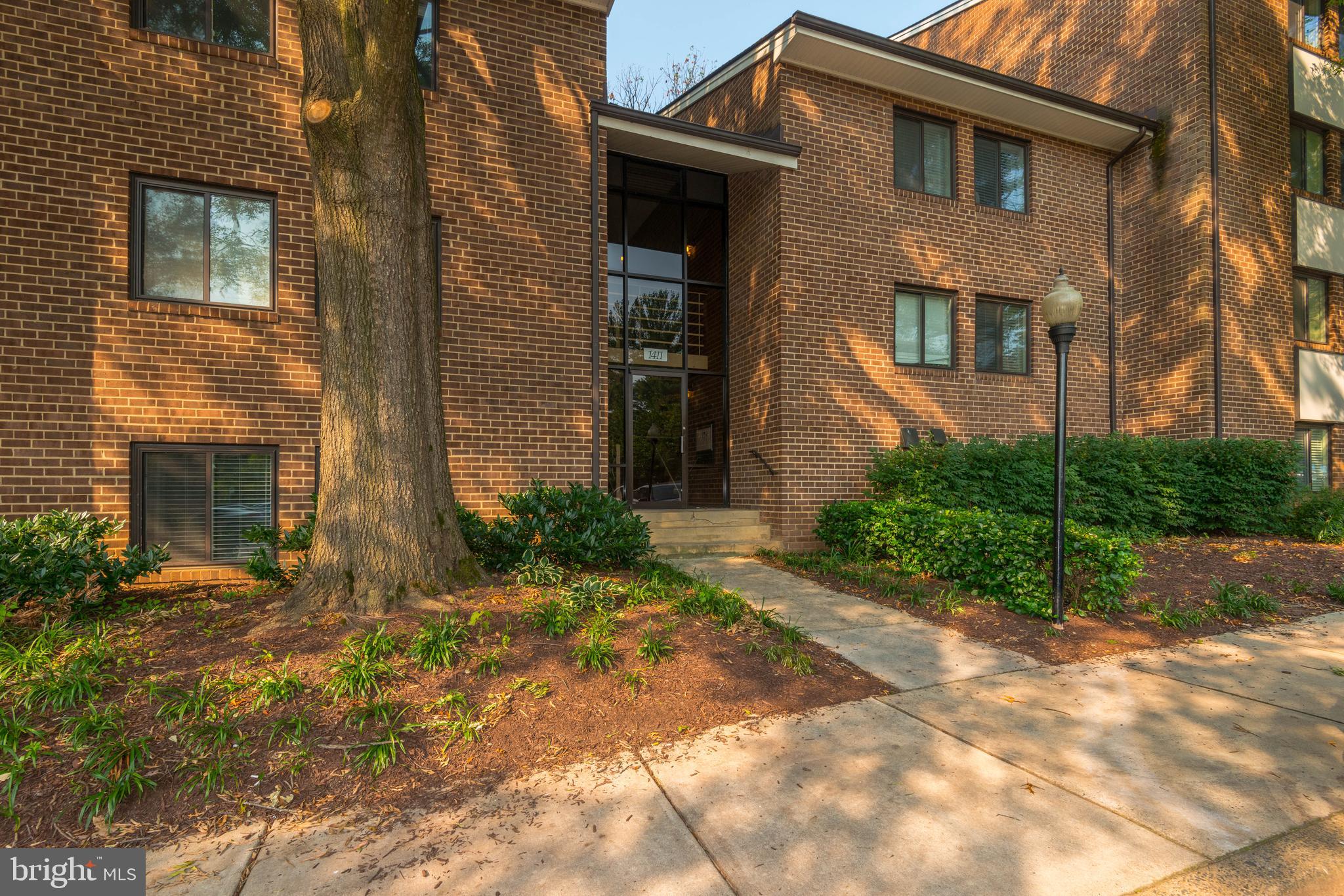 1411 Northgate Square, Unit 14111B Reston, VA 20190 - Photo 1 of 39 956 finished SQ. FT., 2 bedrooms, 2 full bathrooms