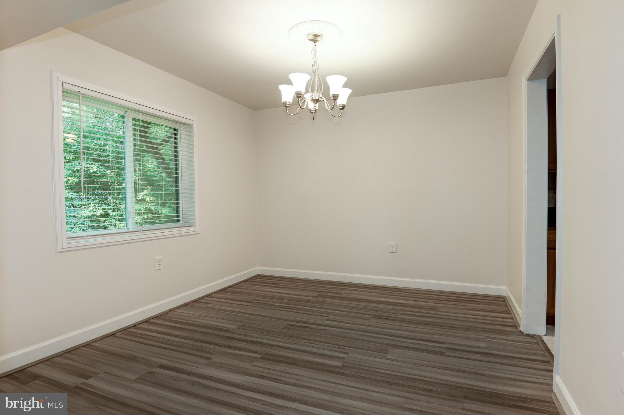 1411 Northgate Square, Unit 14111B Reston, VA 20190 - Photo 13 of 39 Dining area
