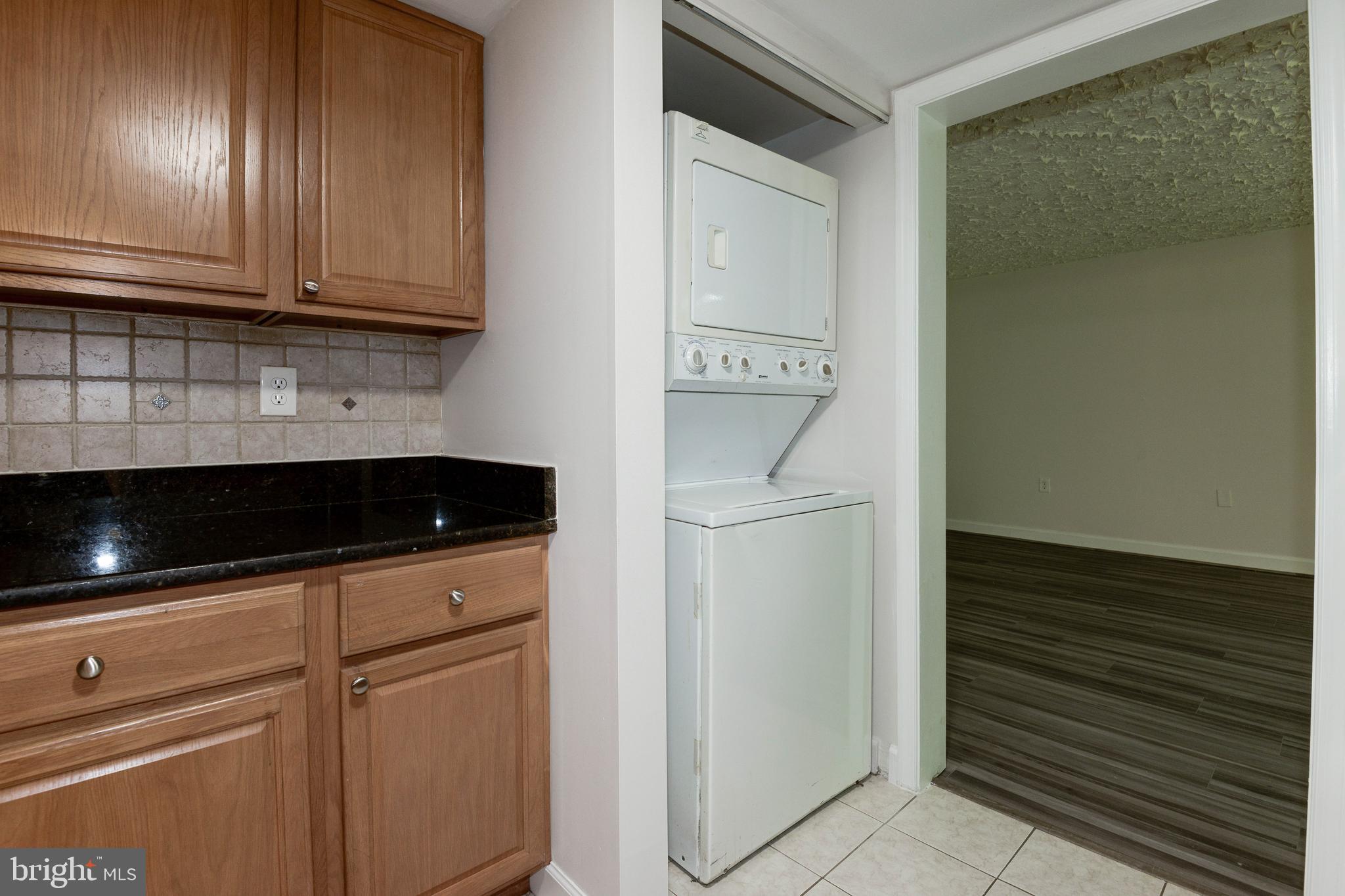 1411 Northgate Square, Unit 14111B Reston, VA 20190 - Photo 19 of 39 Washer & Dryer