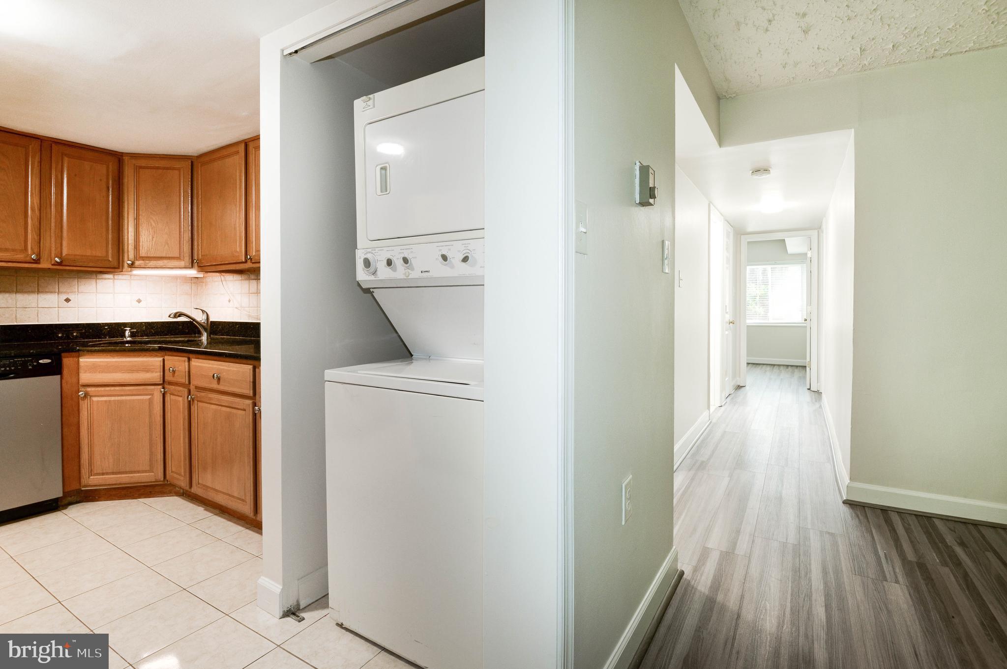 1411 Northgate Square, Unit 14111B Reston, VA 20190 - Photo 20 of 39 Washer & Dryer