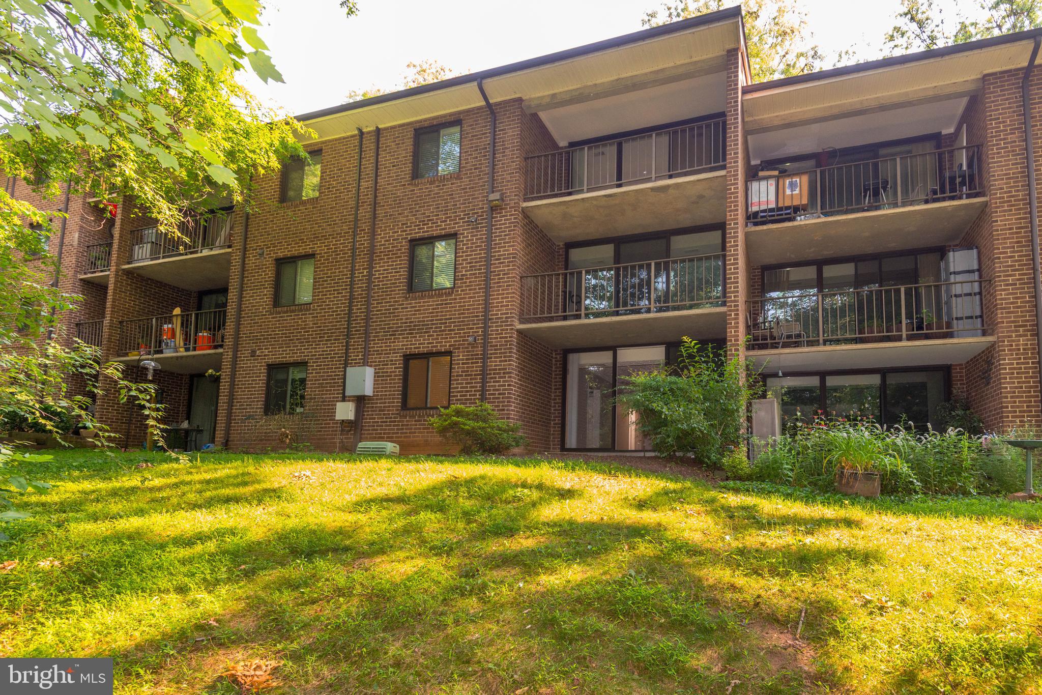 1411 Northgate Square, Unit 14111B Reston, VA 20190 - Photo 4 of 39 Rear elevation of the building