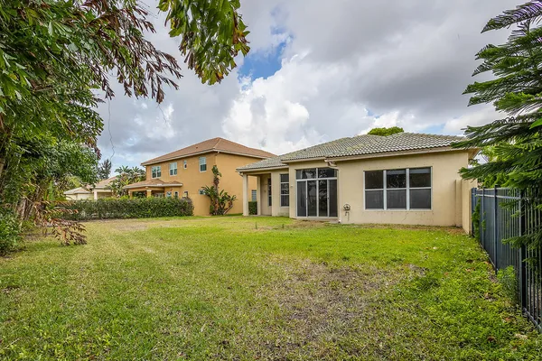 $3,800 | 6428 Garden Court, West Palm Beach, FL 33411