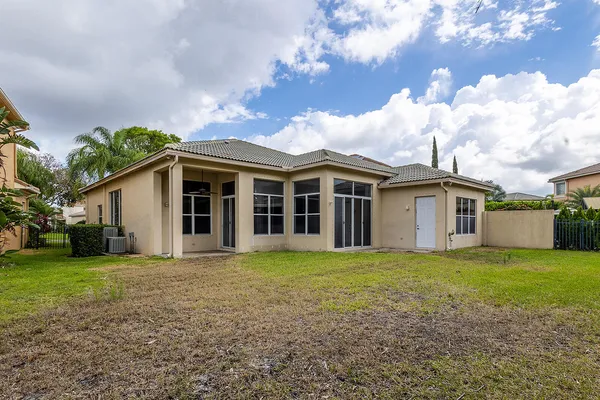 $3,800 | 6428 Garden Court, West Palm Beach, FL 33411