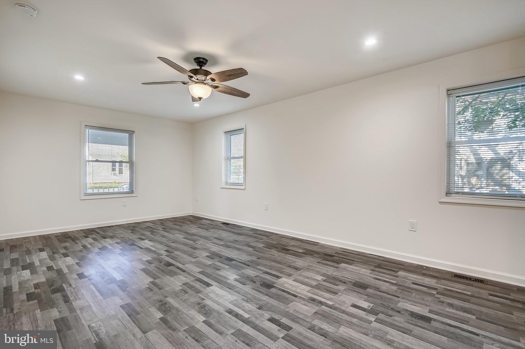 204 Park Avenue Ridgely, MD 21660 - Photo 27 of 52 Living room from kitchen