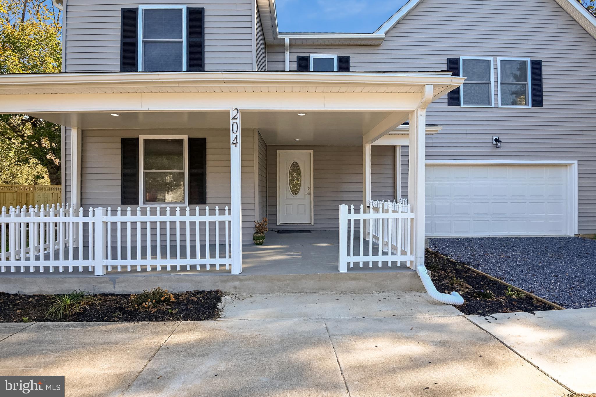 204 Park Avenue Ridgely, MD 21660 - Photo 3 of 52 Entrance to lovely, welcoming front porch