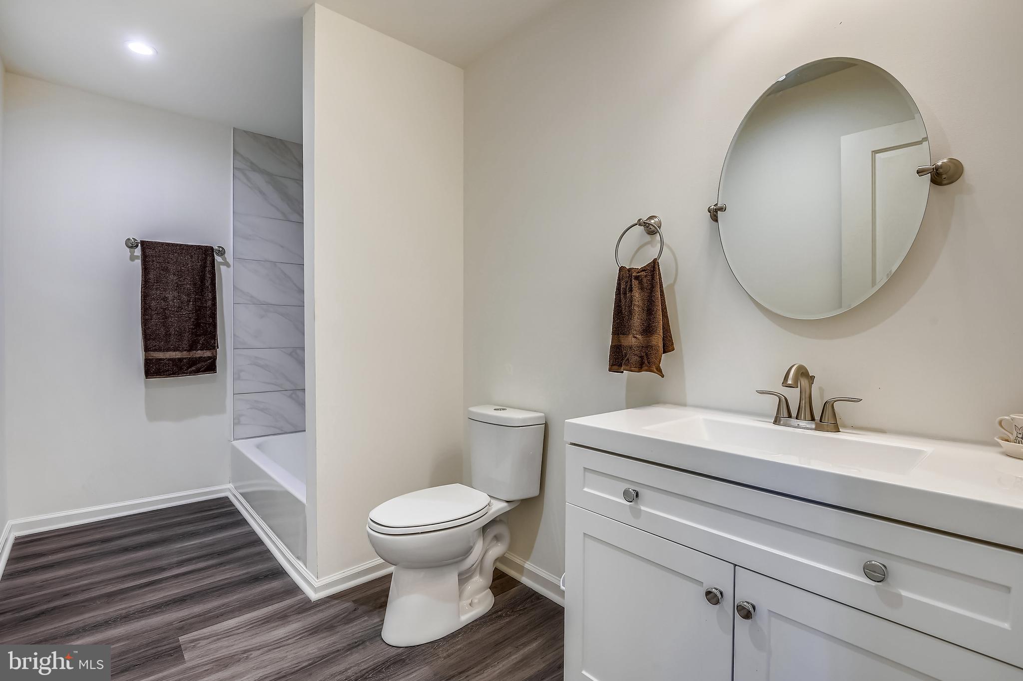 204 Park Avenue Ridgely, MD 21660 - Photo 41 of 52 Family bath upstairs