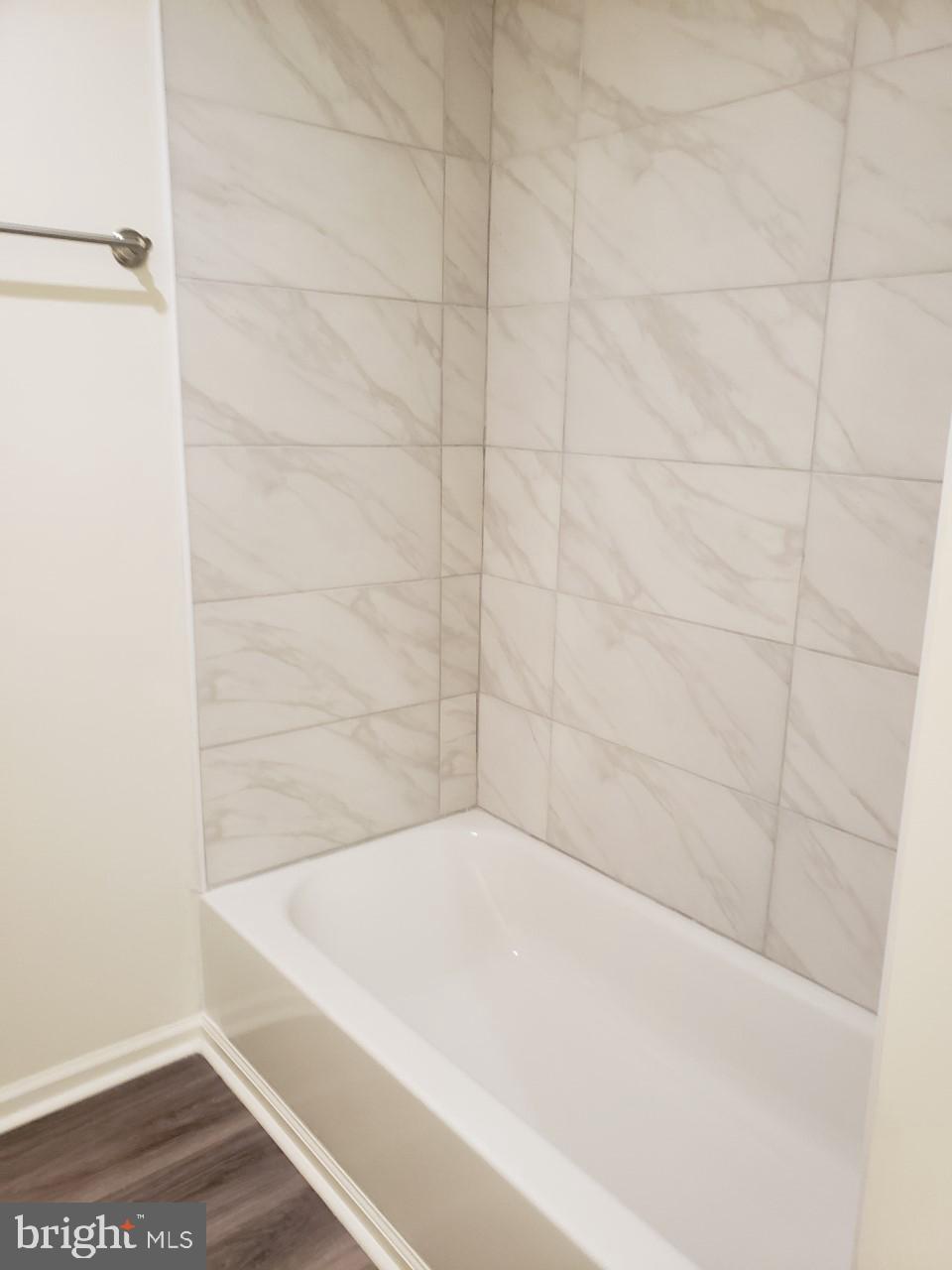 204 Park Avenue Ridgely, MD 21660 - Photo 44 of 52 Second floor full bath -- tub w/tile surround