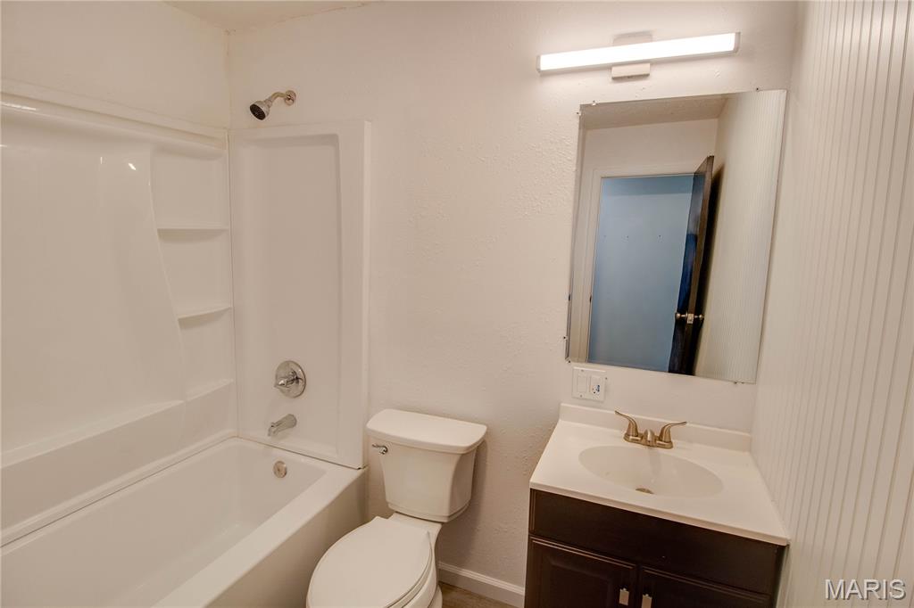 507 Walnut Street Hillsboro, IL 62049 - Photo 23 of 32