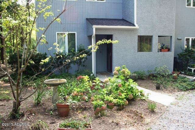 159 C North Brickyard Road, Unit C Beaufort, SC 29907 - Photo 2 of 22 garden