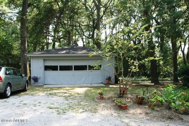 159 C North Brickyard Road, Unit C Beaufort, SC 29907 - Photo 4 of 22 Shared Garage