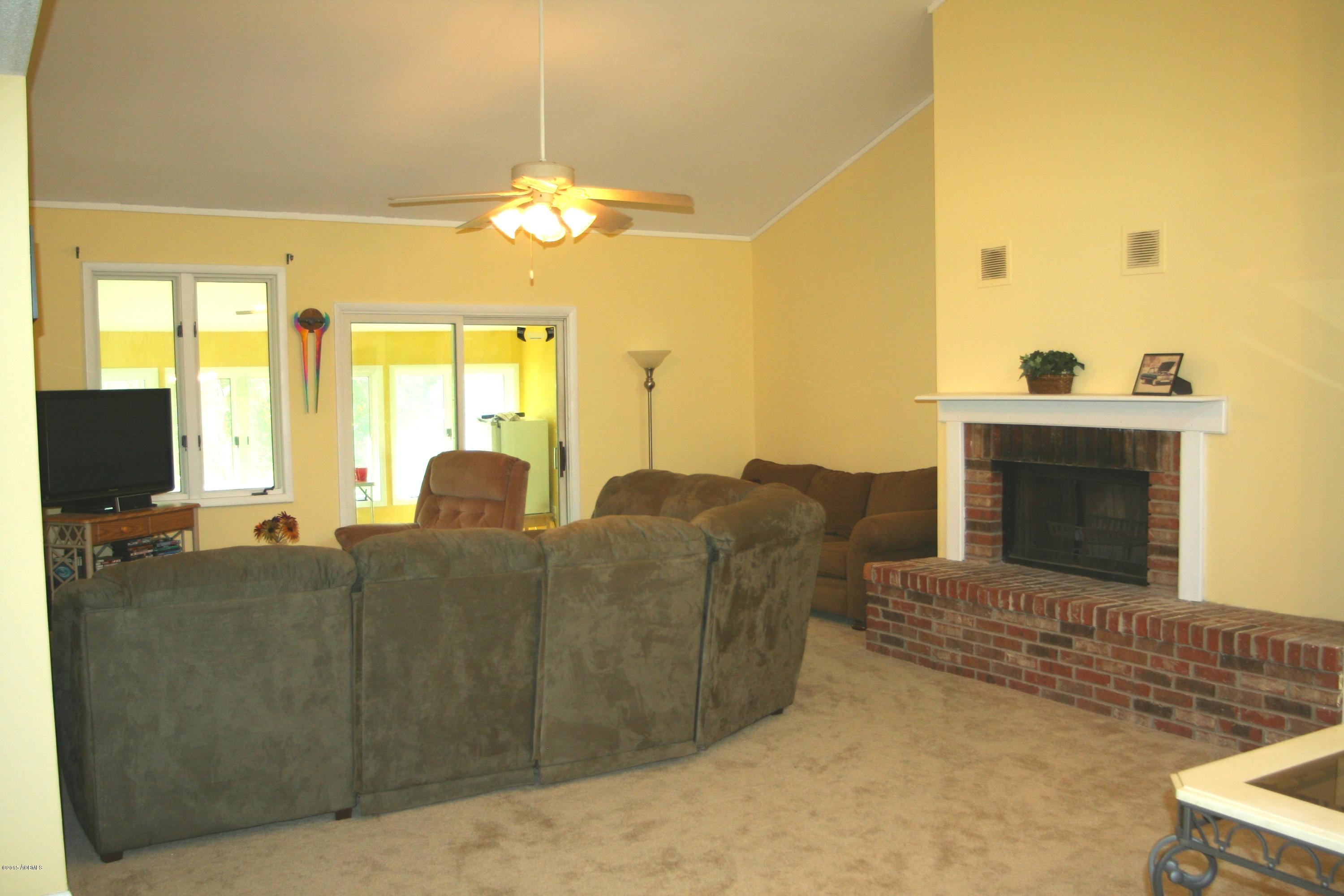 159 C North Brickyard Road, Unit C Beaufort, SC 29907 - Photo 8 of 22 August 2011 011