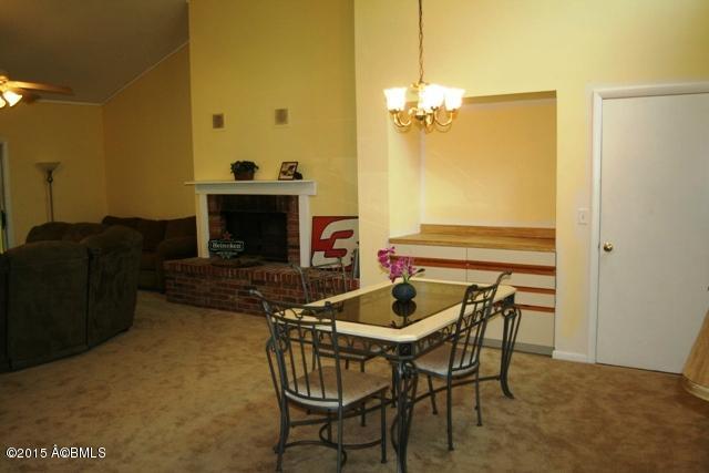 159 C North Brickyard Road, Unit C Beaufort, SC 29907 - Photo 9 of 22 Diningroom