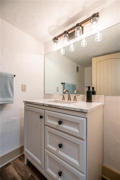 432 Leslie Road Valencia, PA 16059 - Photo 22 of 25 Gallery Image 22