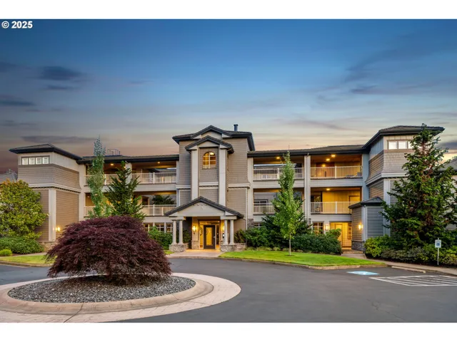 $1,810,500 | 5511 Southeast Scenic Lane, Unit 200, Vancouver, WA 98661