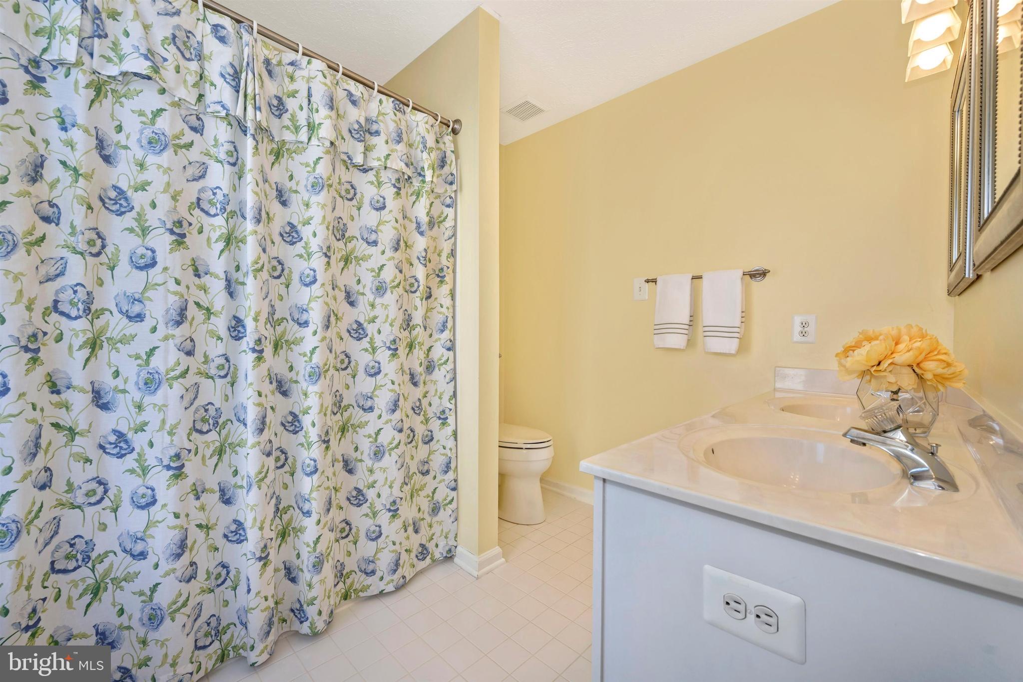 1747 Algonquin Road Frederick, MD 21701 - Photo 22 of 48 Owners' bath