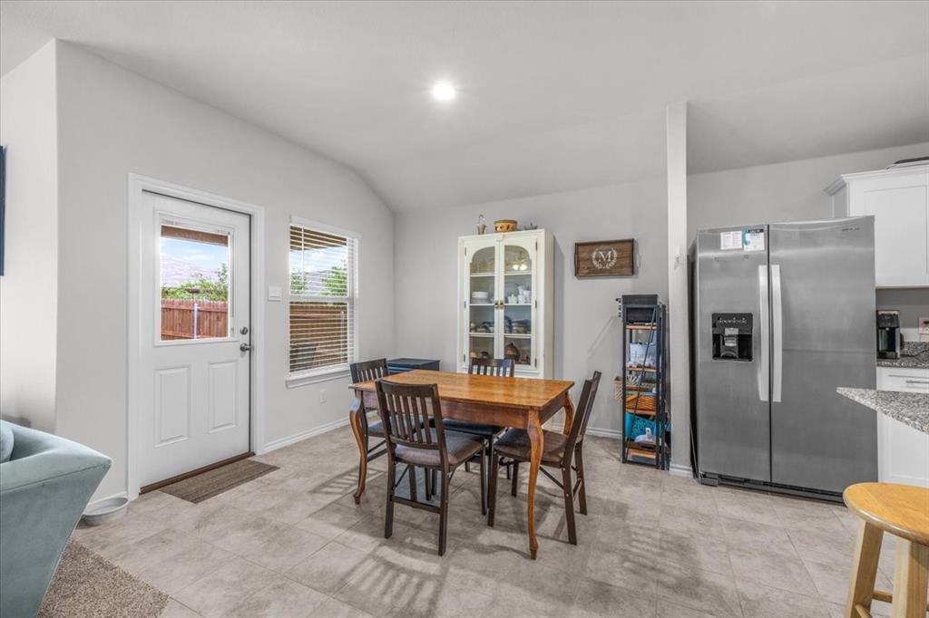 513 Derby Lane Springtown, TX 76082 - Photo 5 of 28