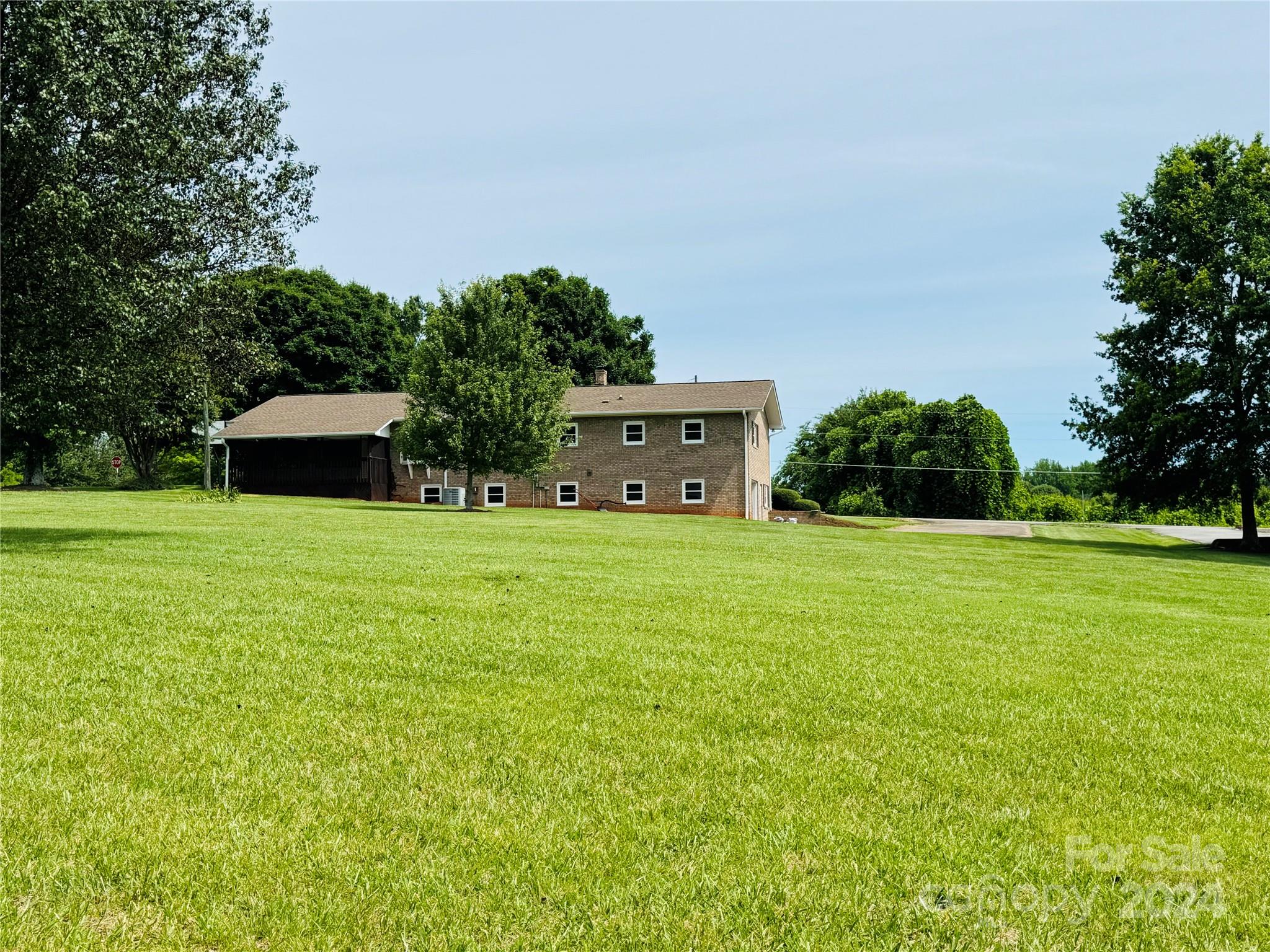 1790 Sain Road Hickory, NC 28602 - Photo 3 of 28 Gallery Image 3