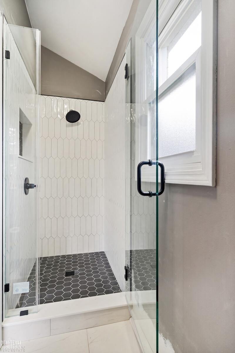 2695 Oak View Court Rochester Hills, MI 48307 - Photo 23 of 54