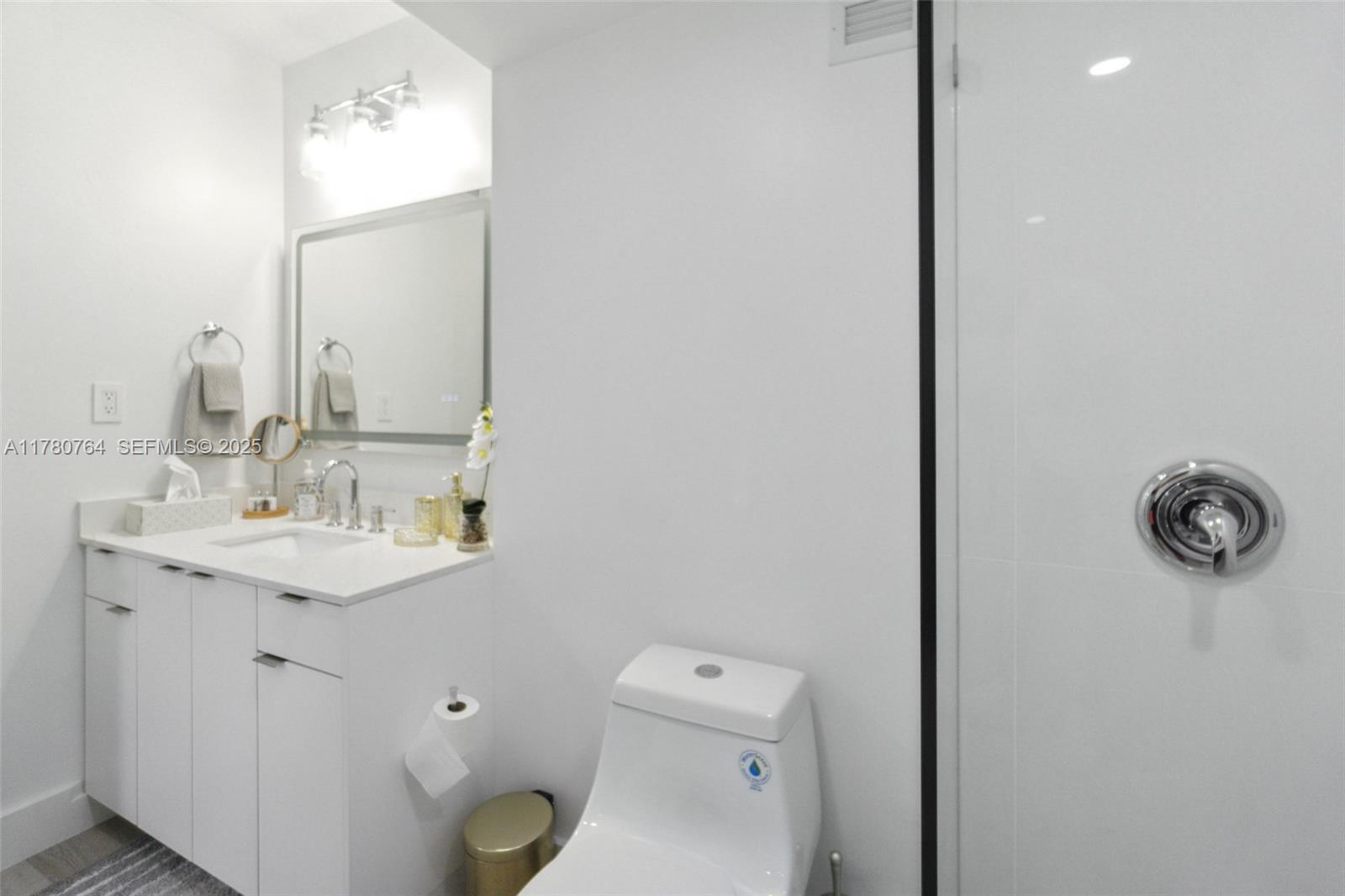 100 Lincoln Road, Unit 1218 Miami Beach, FL 33139 - Photo 14 of 27 Photo 14