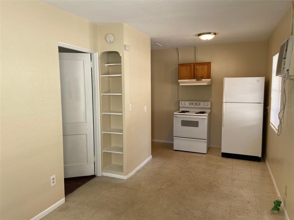 1437 Gulf To Bay Boulevard, Unit A Clearwater, FL 33755 - Photo 3 of 7