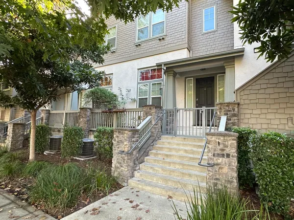 $525,000 | 1620 D Street, Sacramento, CA 95814