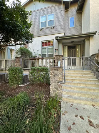 $525,000 | 1620 D Street, Sacramento, CA 95814