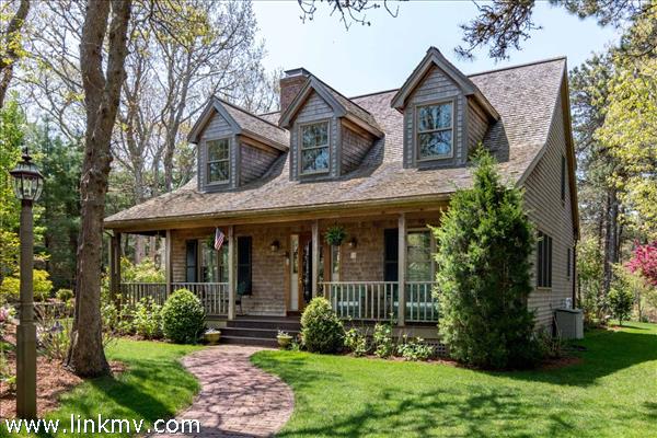 70 Marthas Road Edgartown, MA 02539 - Photo 1 of 36 http://d1qzqeyxiitrap.cloudfront.net/photos/36708/600/f4de6e41.jpg