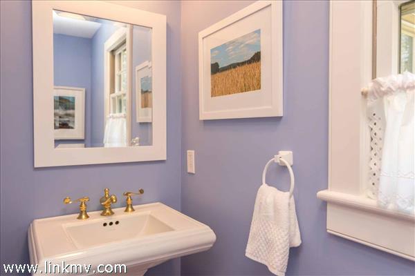 70 Marthas Road Edgartown, MA 02539 - Photo 17 of 36 http://d1qzqeyxiitrap.cloudfront.net/photos/36708/600/0ecf6f7a.jpg