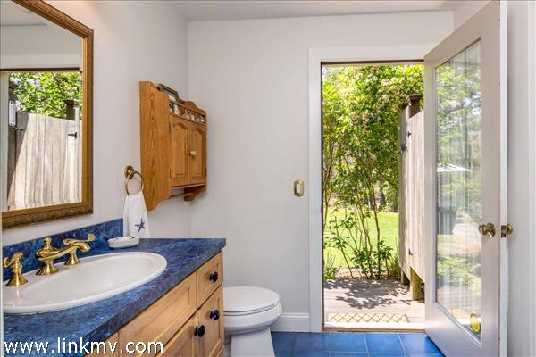 70 Marthas Road Edgartown, MA 02539 - Photo 21 of 36 http://d1qzqeyxiitrap.cloudfront.net/photos/36708/600/8f4664a8.jpg