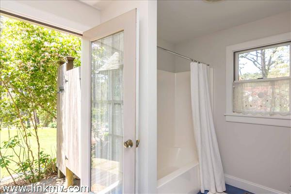 70 Marthas Road Edgartown, MA 02539 - Photo 22 of 36 http://d1qzqeyxiitrap.cloudfront.net/photos/36708/600/73e5e331.jpg