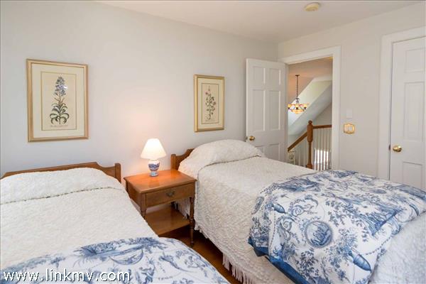 70 Marthas Road Edgartown, MA 02539 - Photo 25 of 36 http://d1qzqeyxiitrap.cloudfront.net/photos/36708/600/b0a4b555.jpg