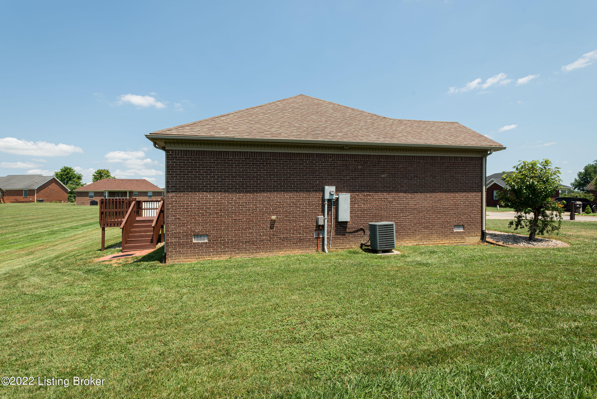 106 Ruth Lane Bardstown, KY 40004 - Photo 31 of 33 106RuthLane_1039
