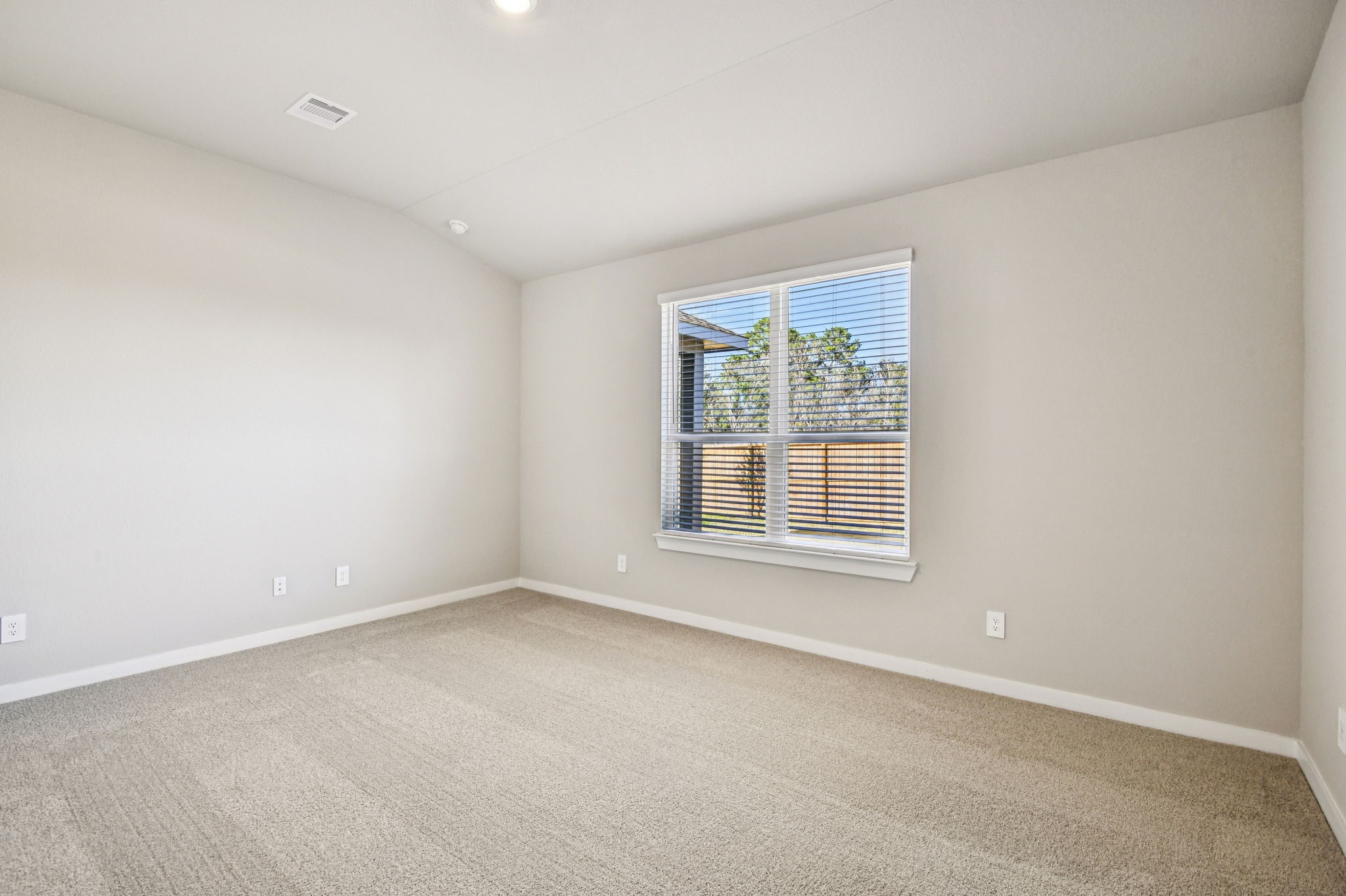 17892 Stone Terrace Montgomery, TX 77316 - Photo 25 of 49 an empty room with a window