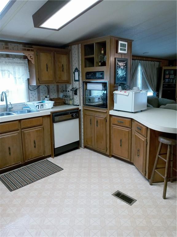 1912 Hill Road Monaca, PA 15061 - Photo 8 of 22 Gallery Image 8