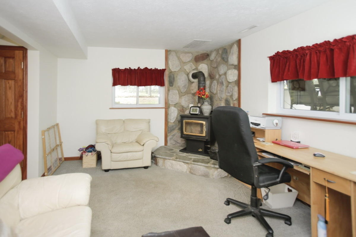 93 Fortune Road Springfield, MI 49037 - Photo 17 of 22 93 fortune_17