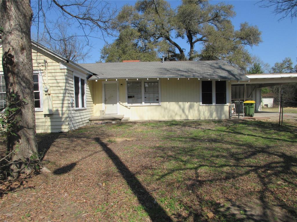 916 Ward Street Marlin, TX 76661 - Photo 13 of 13 a front view of a house with a yard