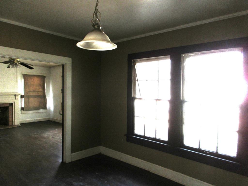 916 Ward Street Marlin, TX 76661 - Photo 7 of 13 a view of a room window and wooden floor