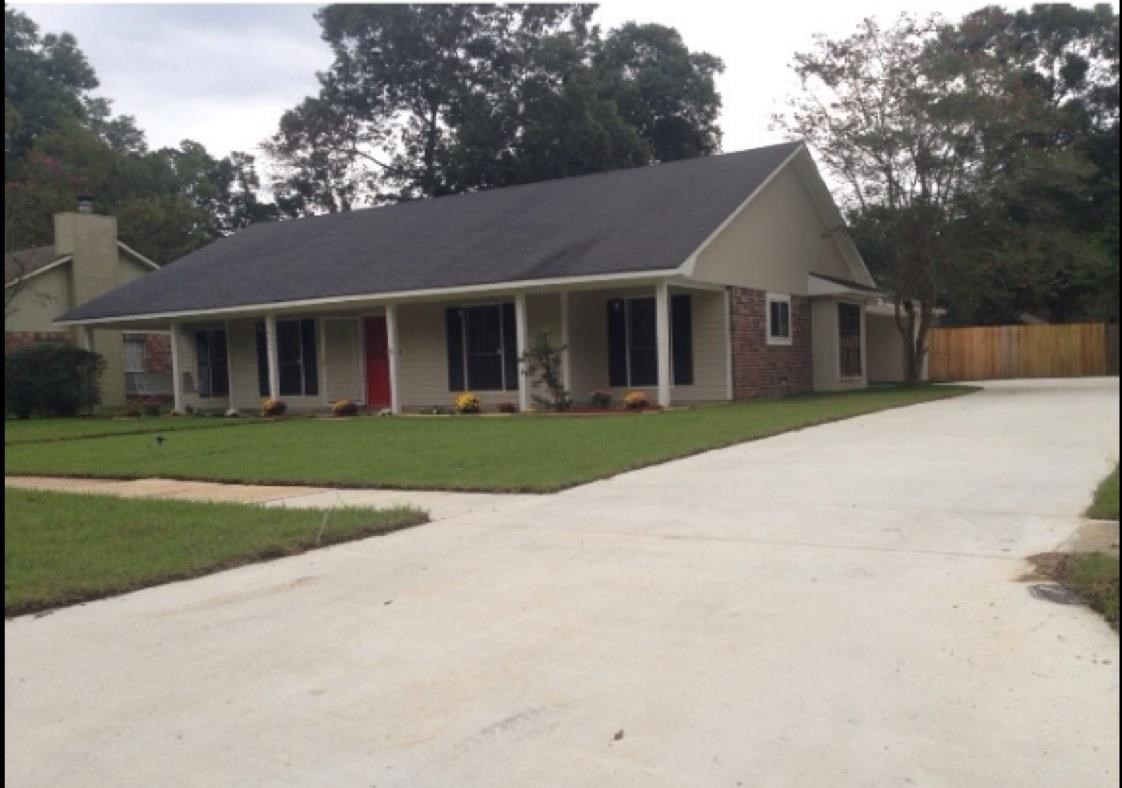 5335 Point Clear Drive Baton Rouge, LA 70817 - Photo 1 of 10 Gallery Image 1