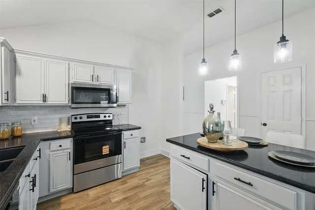 $290,000 | 3220 Steamboat Drive, Fort Worth, TX 76123