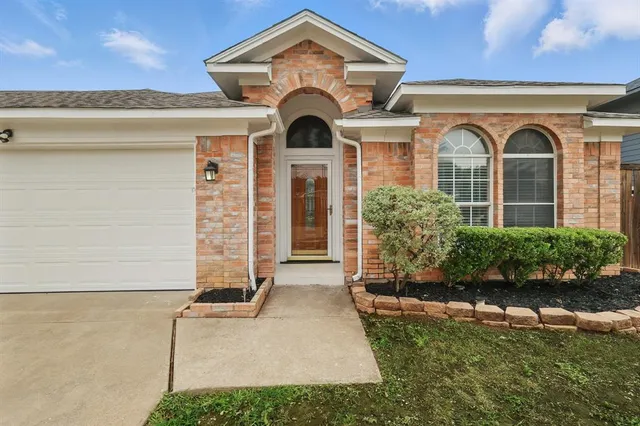 $290,000 | 3220 Steamboat Drive, Fort Worth, TX 76123