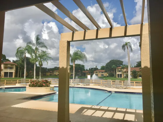$2,050 | 4799 Via Palm Lakes, Unit 1601, West Palm Beach, FL 33417
