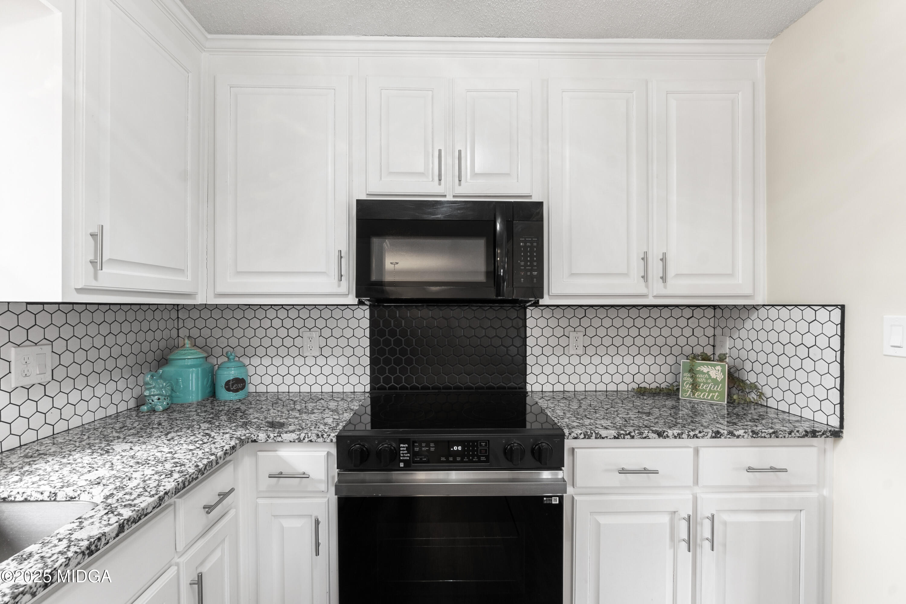 209 Juniper Road Warner Robins, GA 31093 - Photo 12 of 63 34__AAA3121_mls