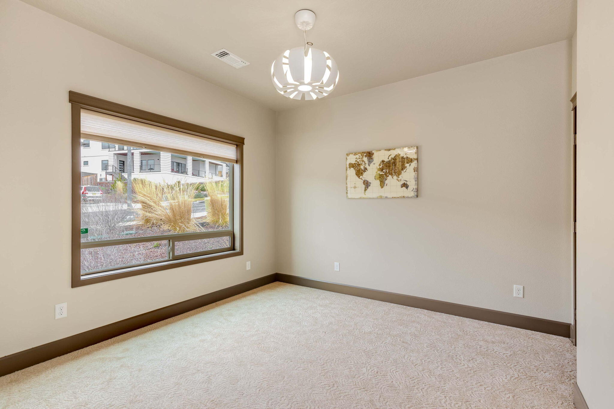 4240 Falcon Ridge Terrace Medford, OR 97504 - Photo 28 of 52 42-web-or-mls-ApxFRT (42)