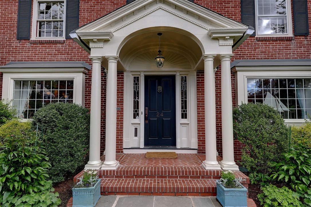 24 Intervale Road Providence, RI 02906 - Photo 2 of 40 Gallery Image 2